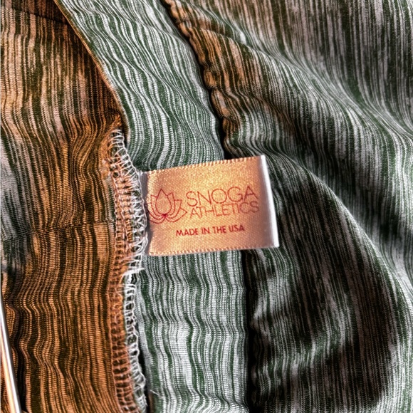 Snoga Athletics heather green midi skirt with leggings modest athletic wear - Picture 5 of 6